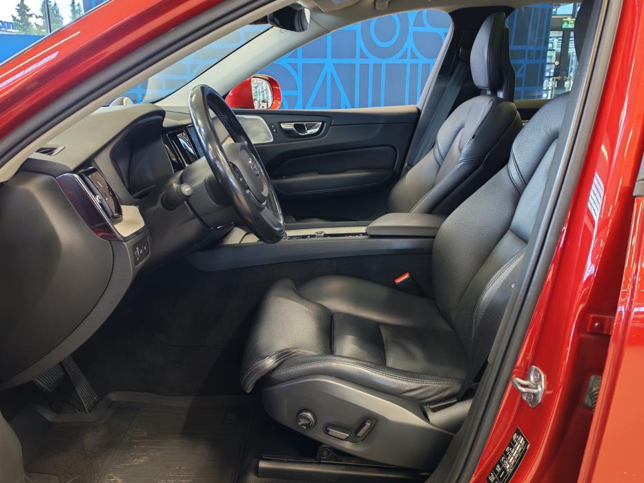 VOLVO XC60 2018