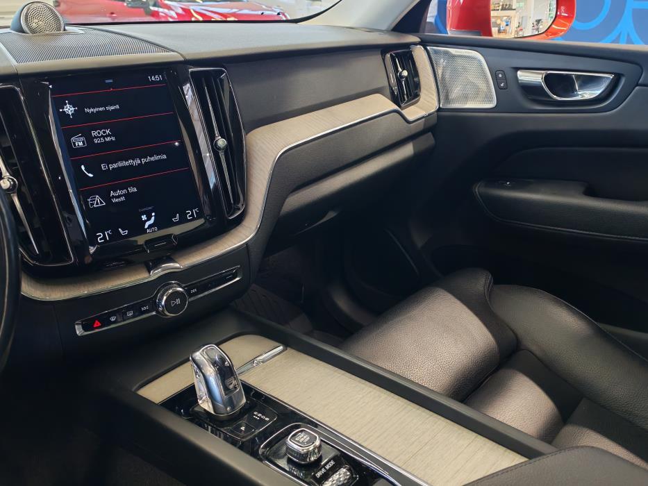 VOLVO XC60 2018