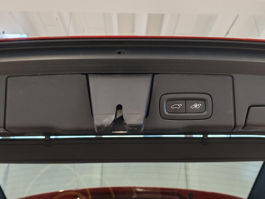 VOLVO XC60 2018