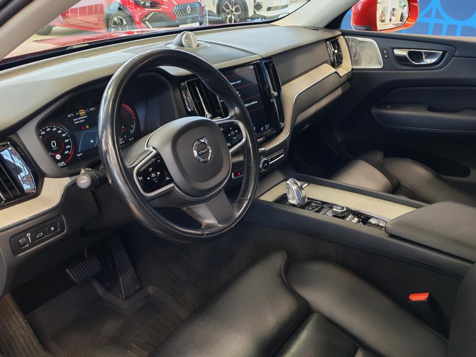 VOLVO XC60 2018