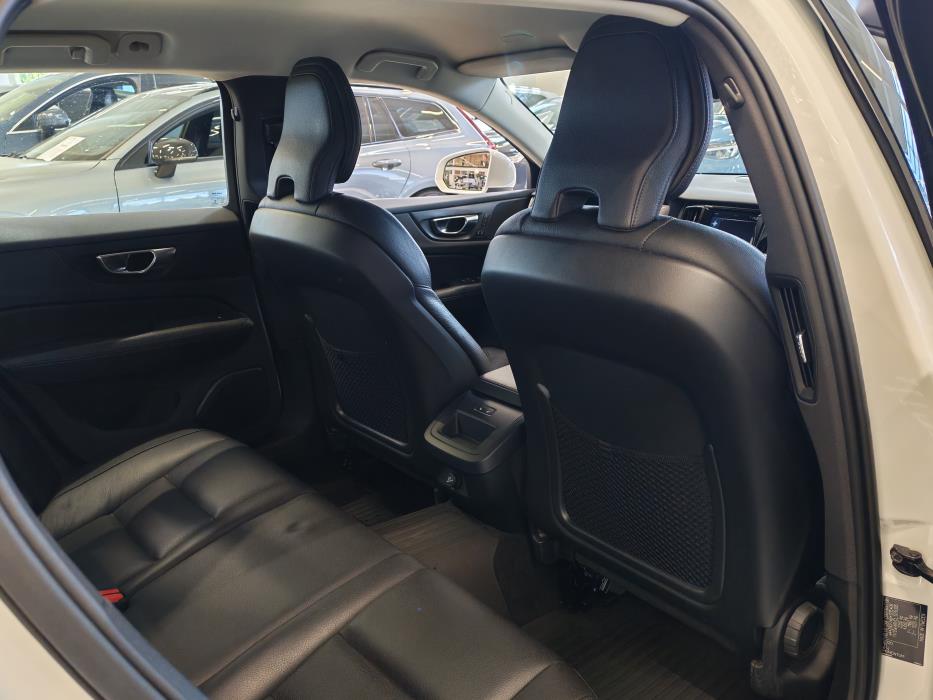 VOLVO V60 2020