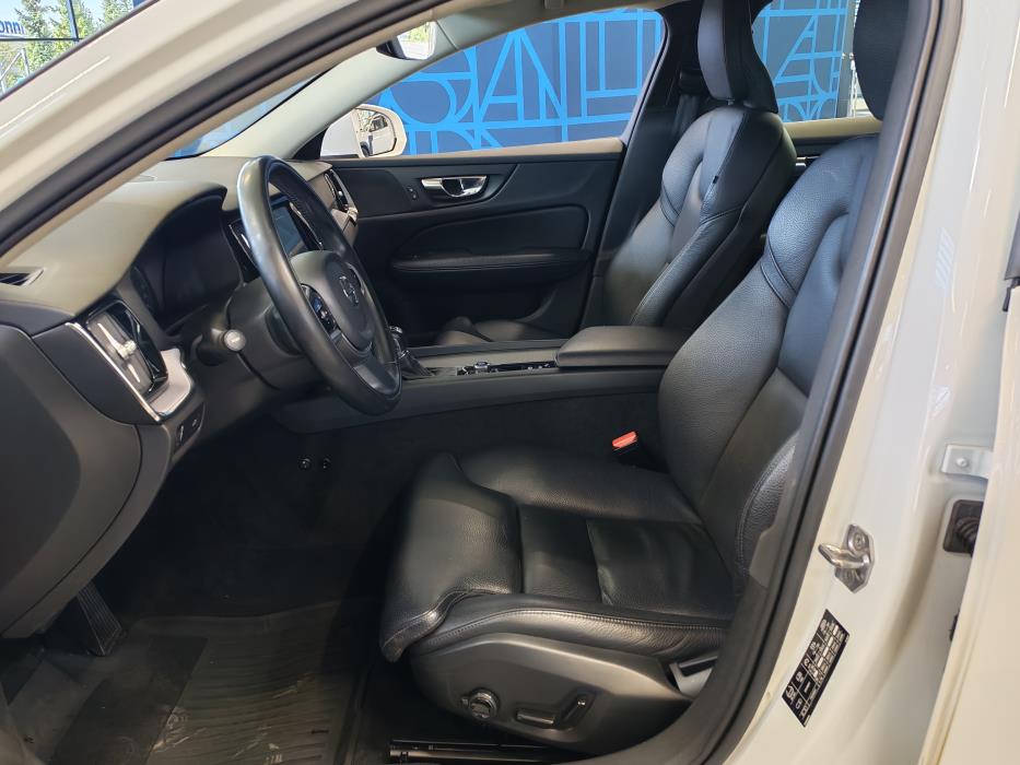 VOLVO V60 2020