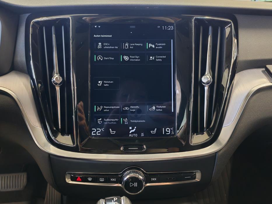 VOLVO V60 2020