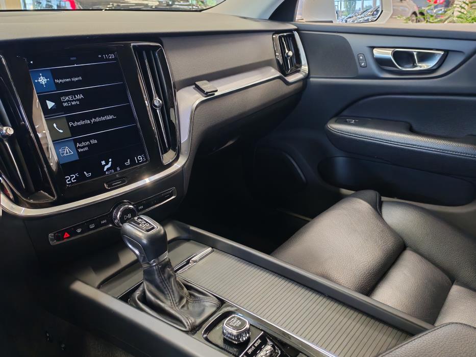VOLVO V60 2020