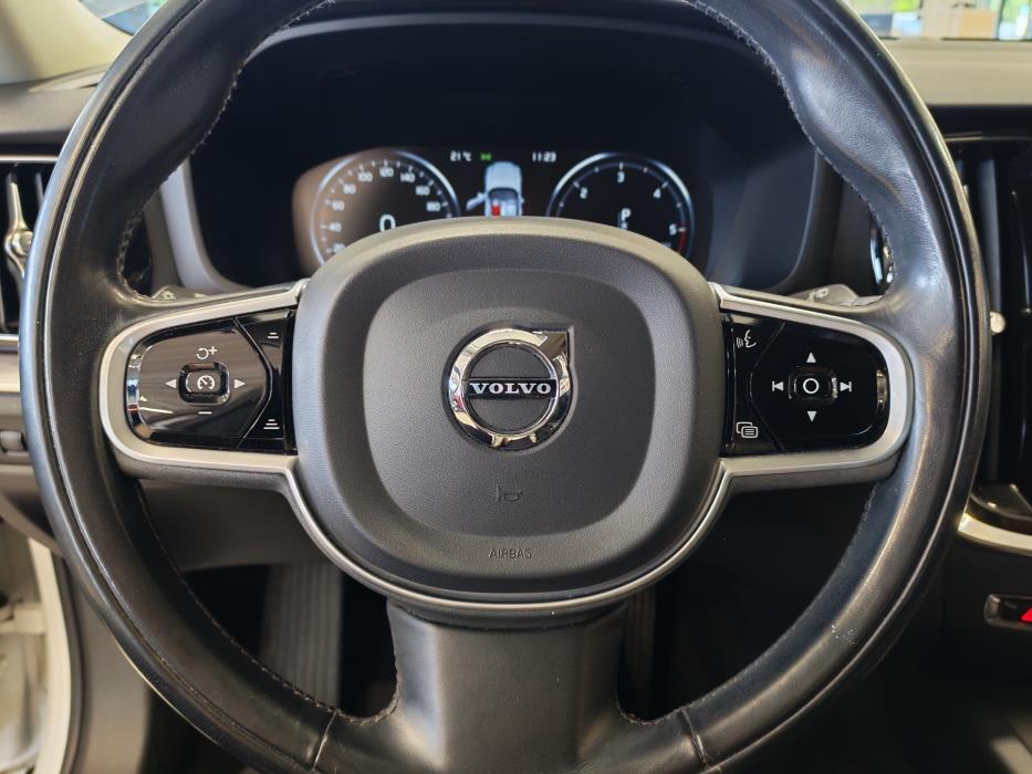 VOLVO V60 2020
