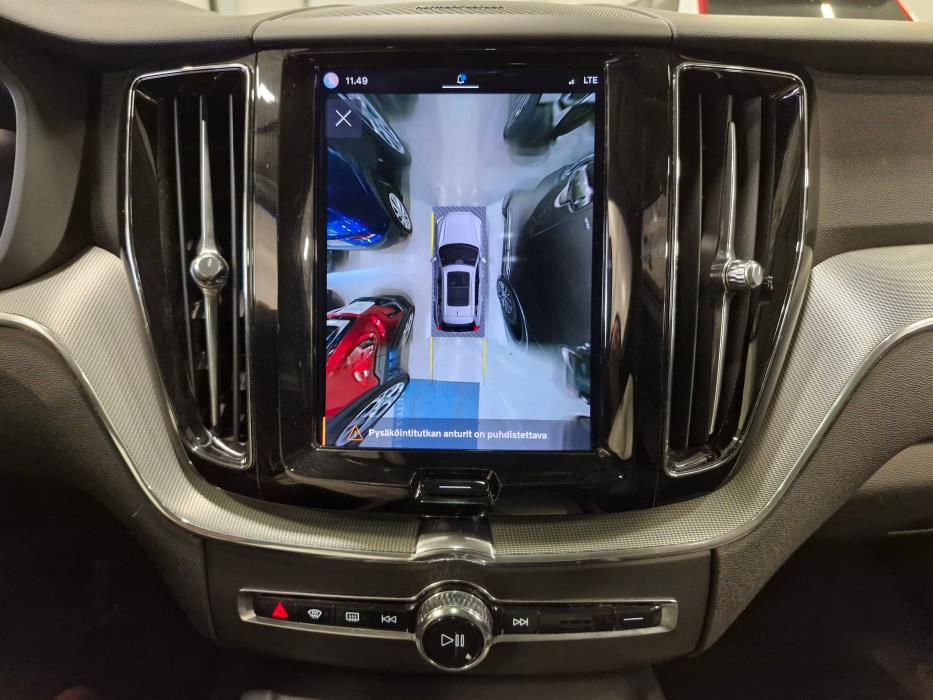 VOLVO XC60 2023