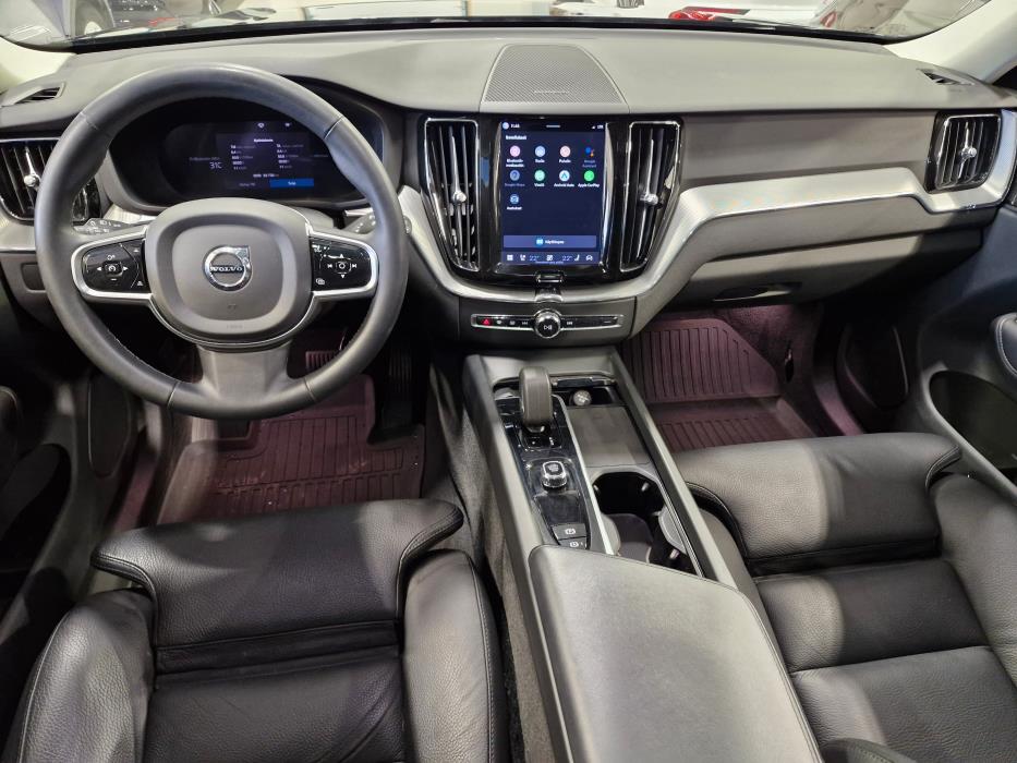 VOLVO XC60 2023
