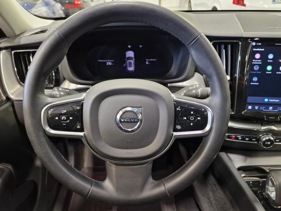 VOLVO XC60 2023