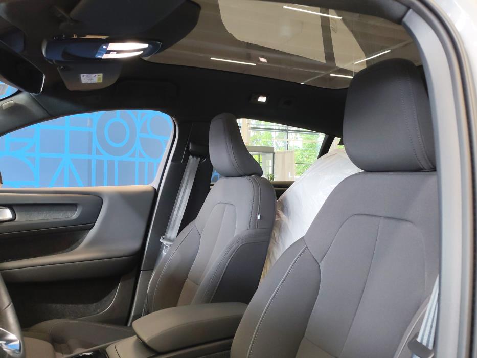 VOLVO C40 2024