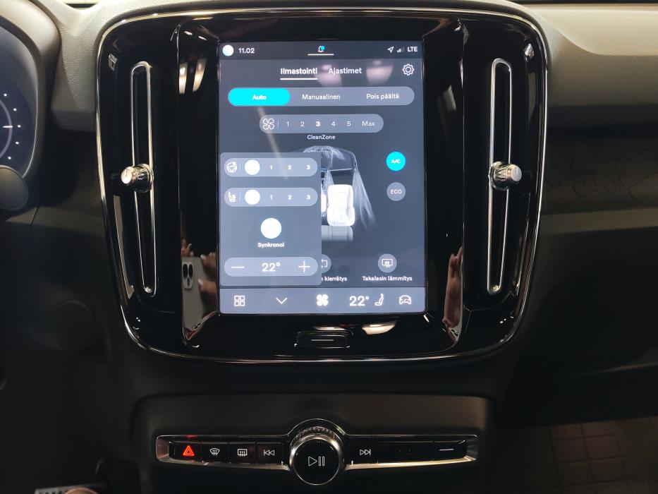 VOLVO C40 2024