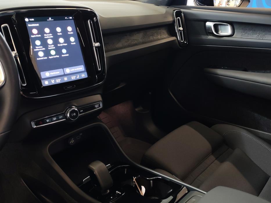 VOLVO C40 2024