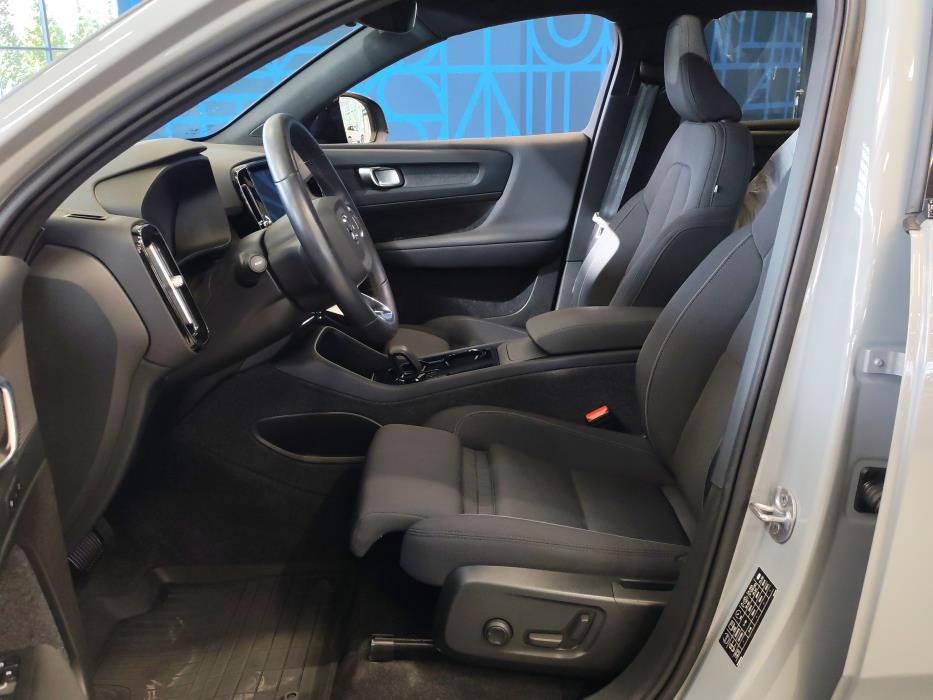 VOLVO C40 2024