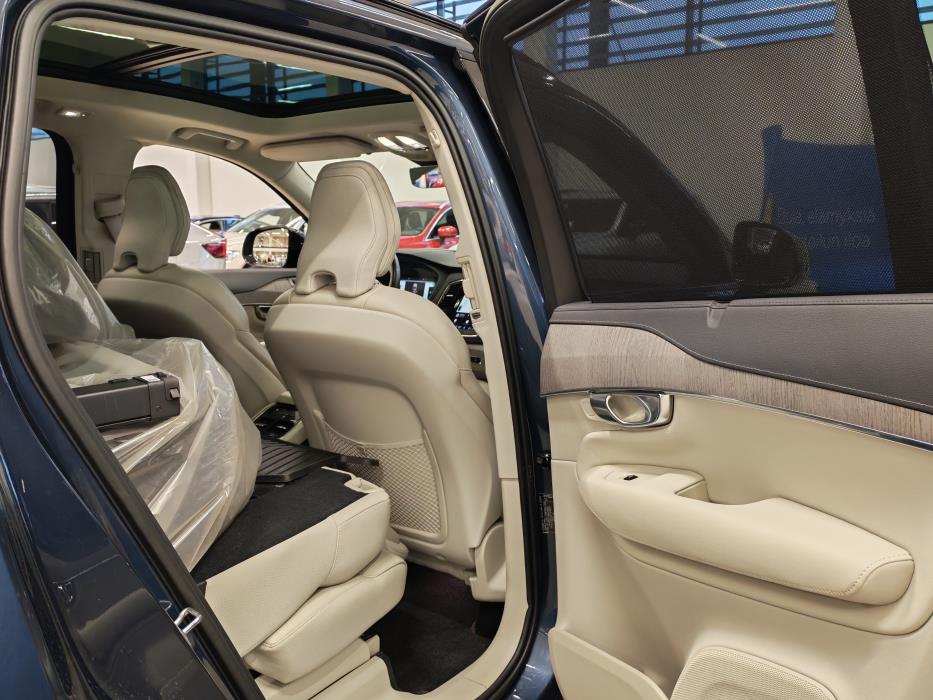 VOLVO XC90 2023