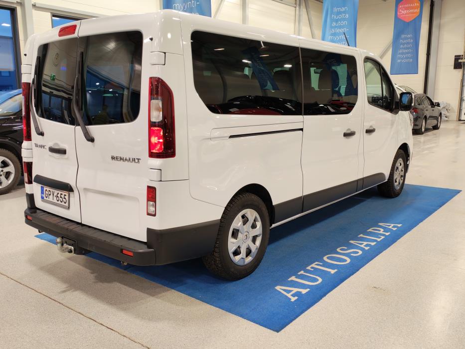 RENAULT Trafic Combi 2024