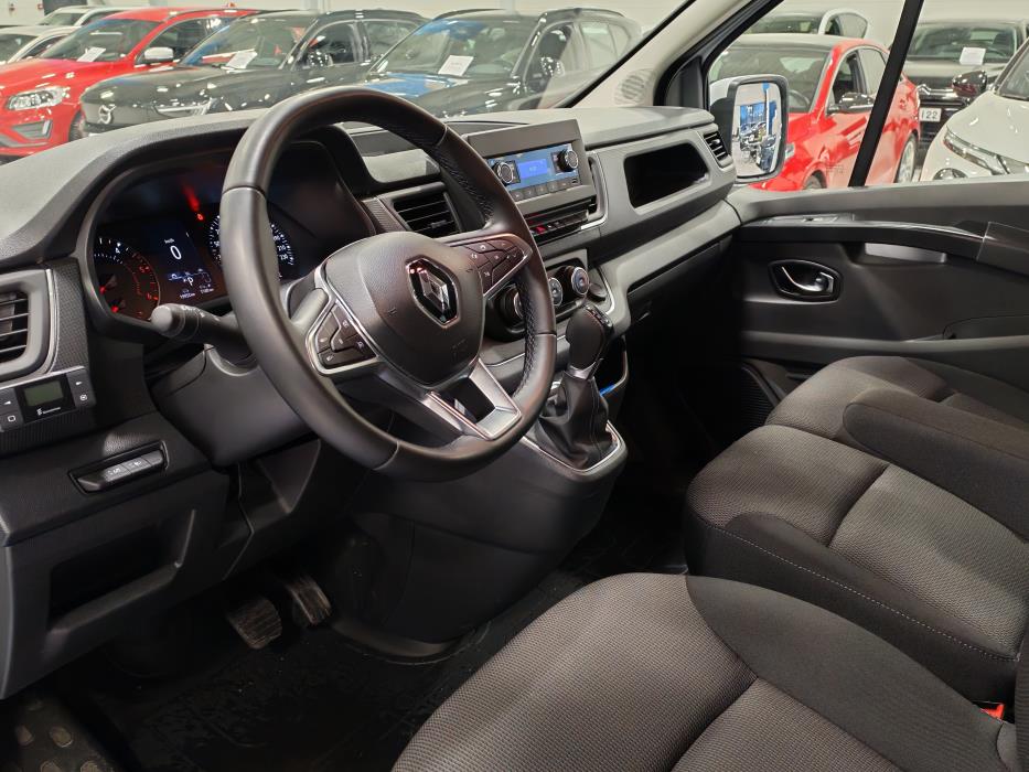 RENAULT Trafic Combi 2024