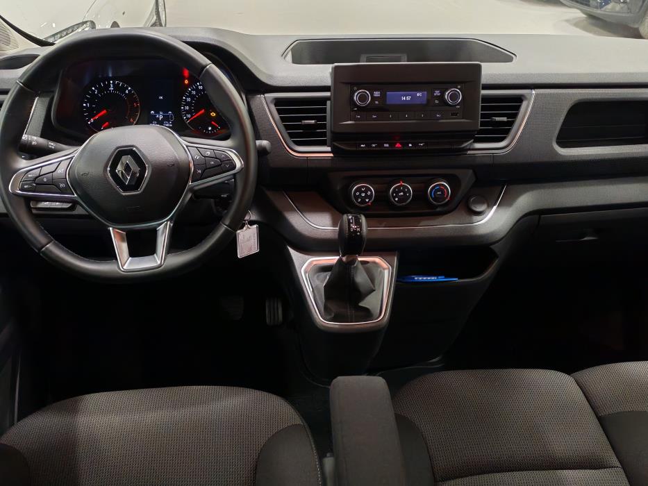RENAULT Trafic Combi 2024