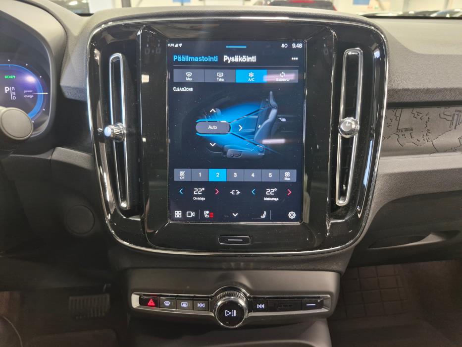 VOLVO C40 2024