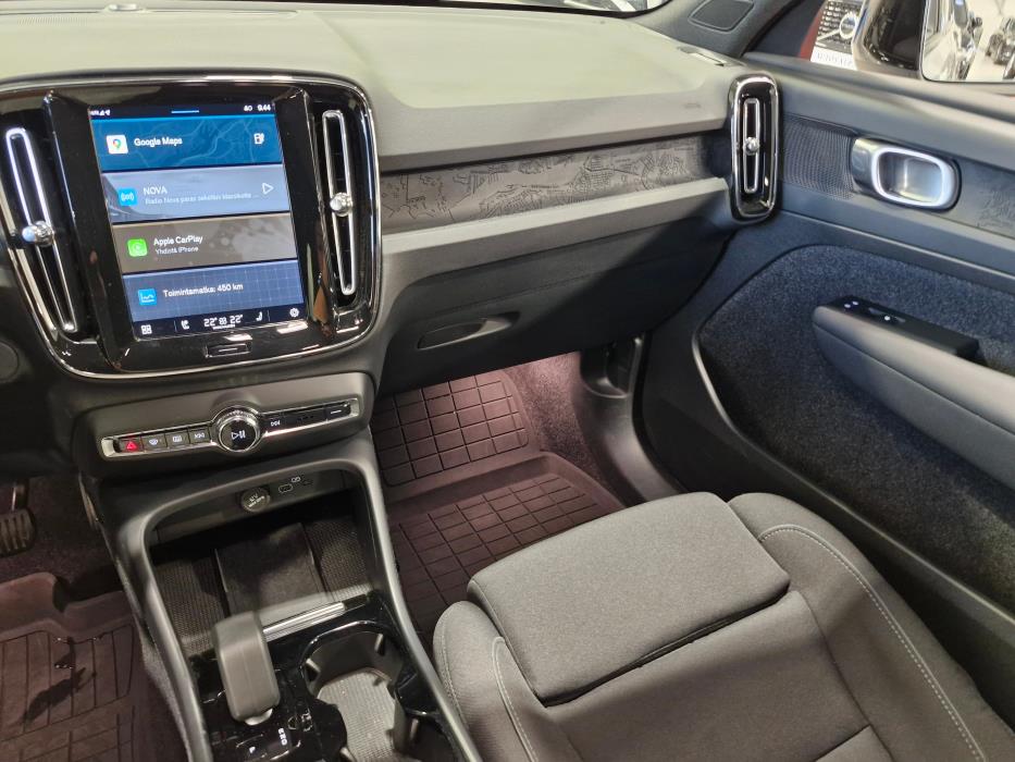 VOLVO C40 2024