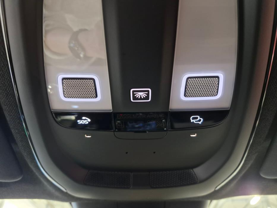 VOLVO C40 2024