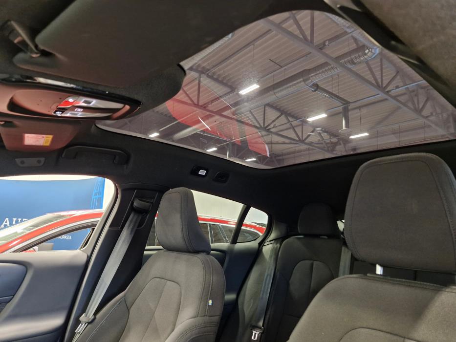 VOLVO C40 2024