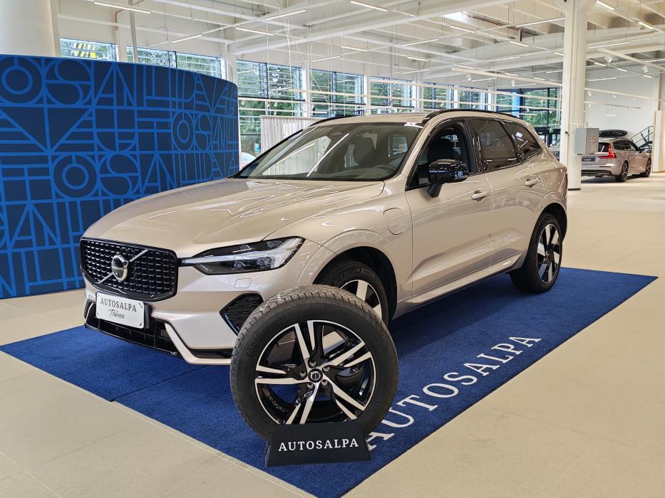 VOLVO XC60 2025