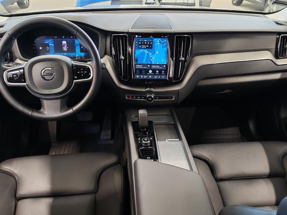 VOLVO XC60 2025