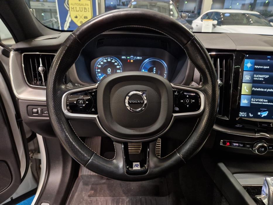 VOLVO XC60 2018