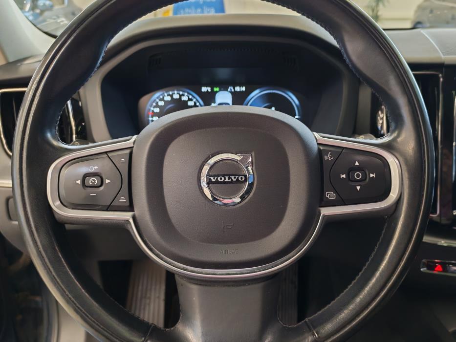 VOLVO XC60 2018