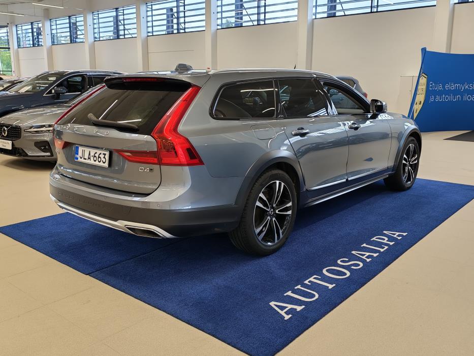 VOLVO V90 Cross Country 2019