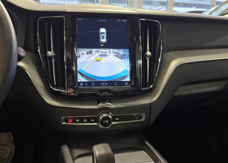 VOLVO XC60 2023