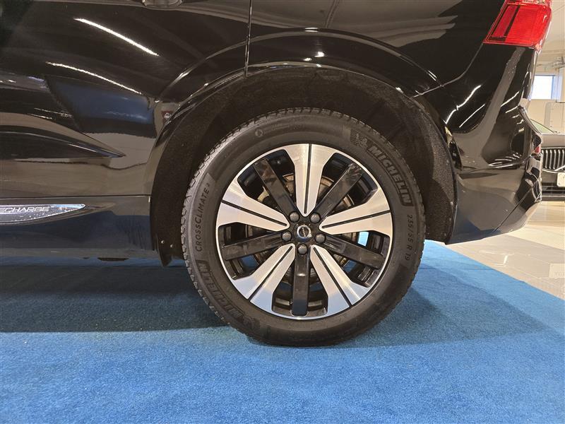 VOLVO XC60 2023