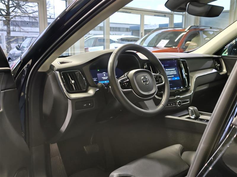 VOLVO XC60 2023