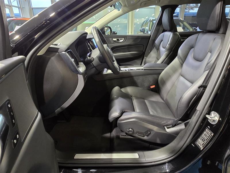 VOLVO XC60 2023