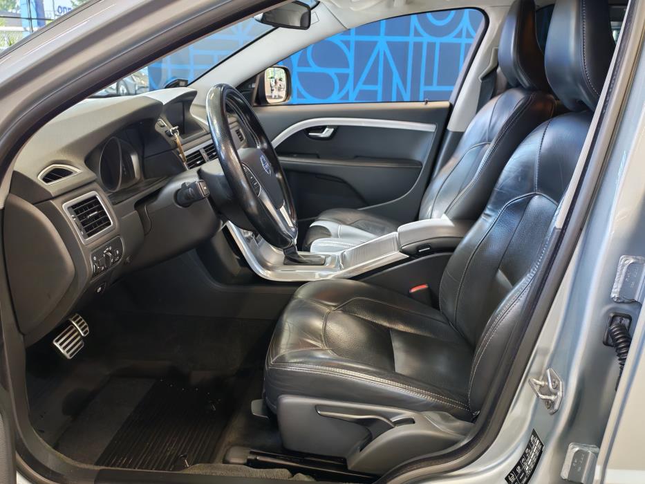 VOLVO XC70 2015