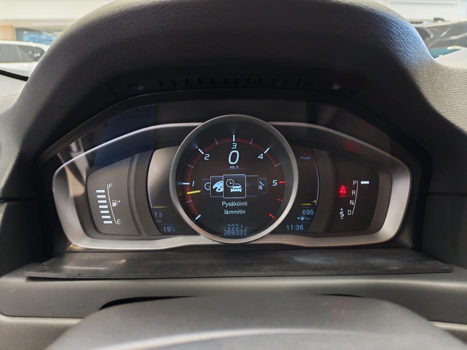 VOLVO XC70 2015