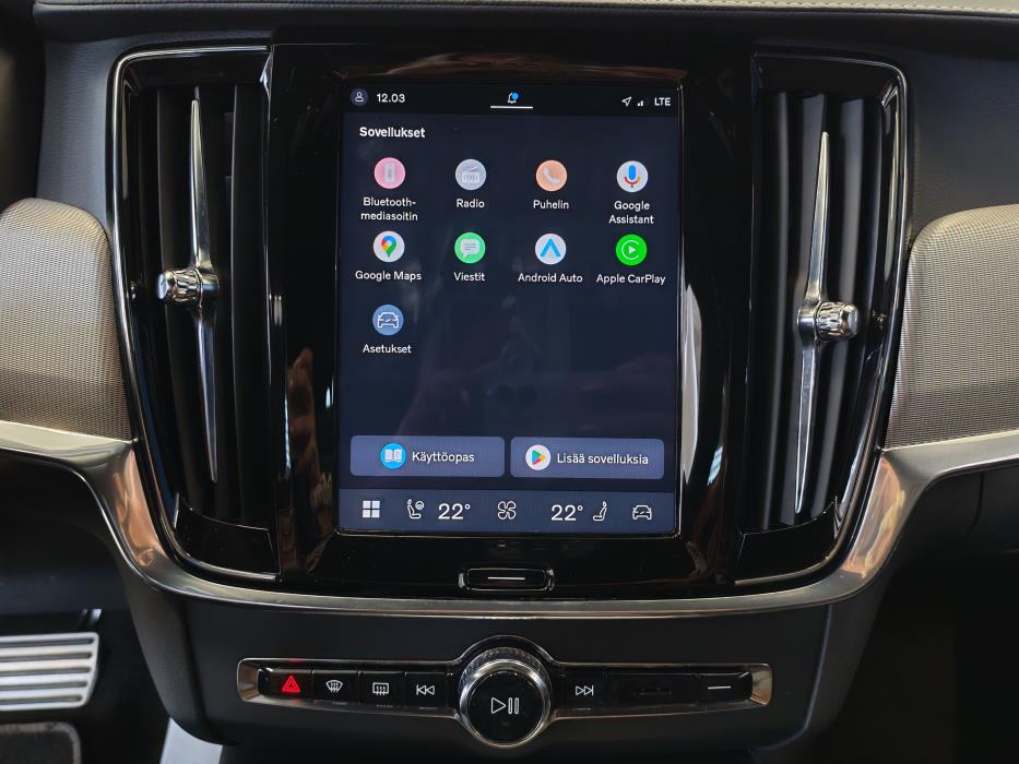 VOLVO V90 2022
