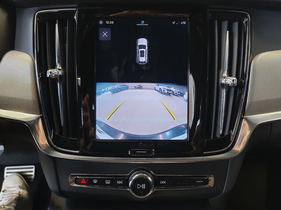 VOLVO V90 2022