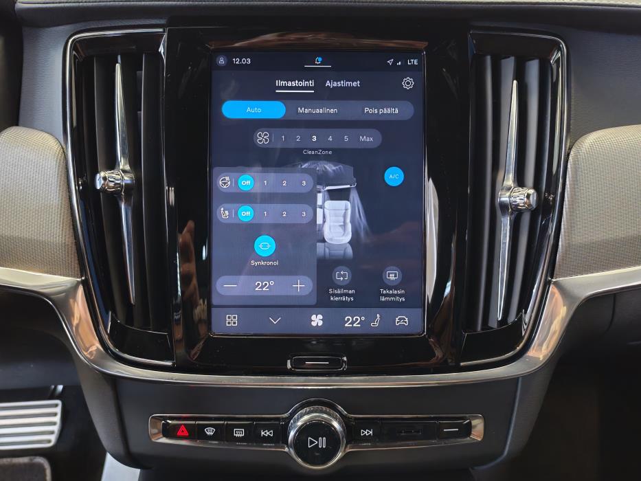 VOLVO V90 2022