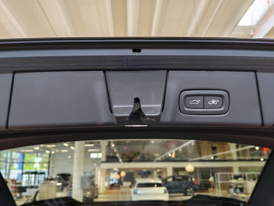 VOLVO V90 2022
