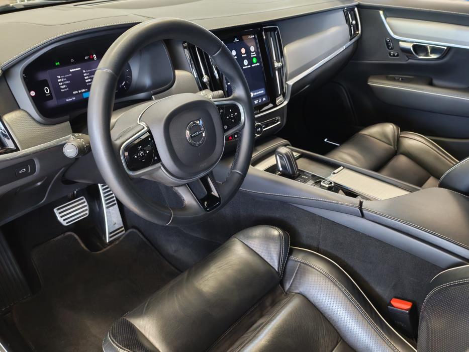 VOLVO V90 2022