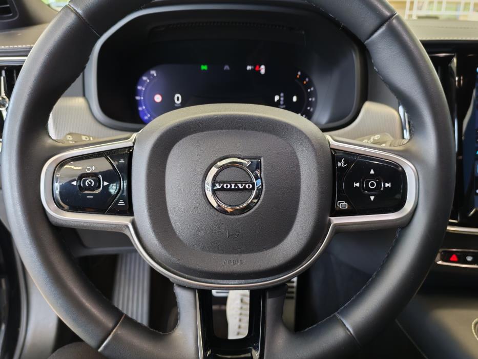 VOLVO V90 2022
