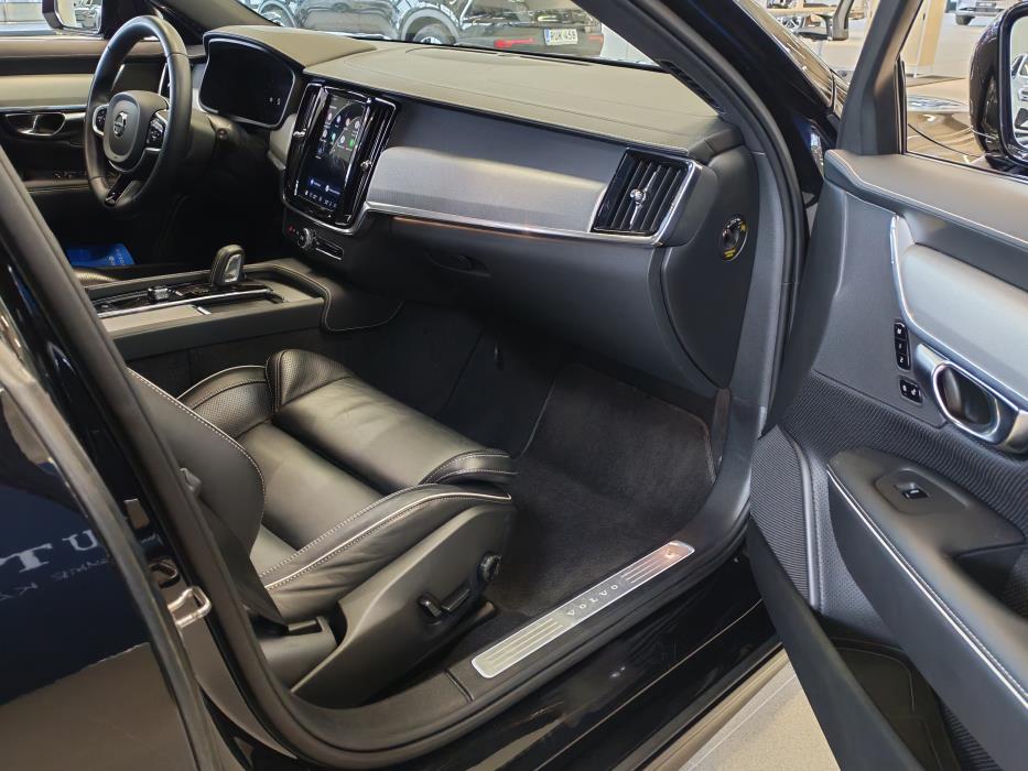 VOLVO V90 2022