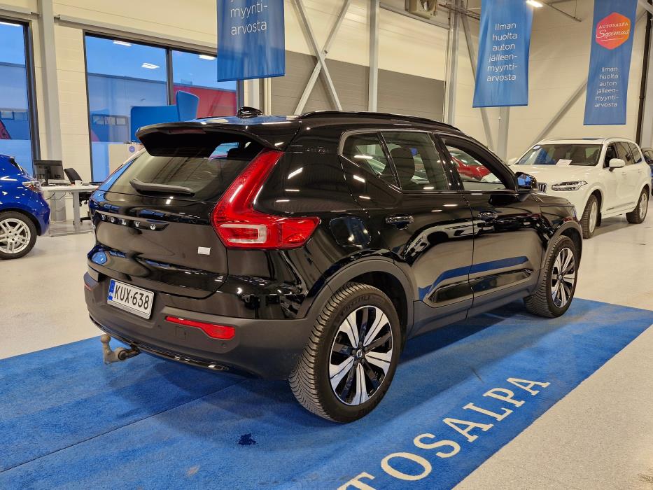 VOLVO XC40 2023