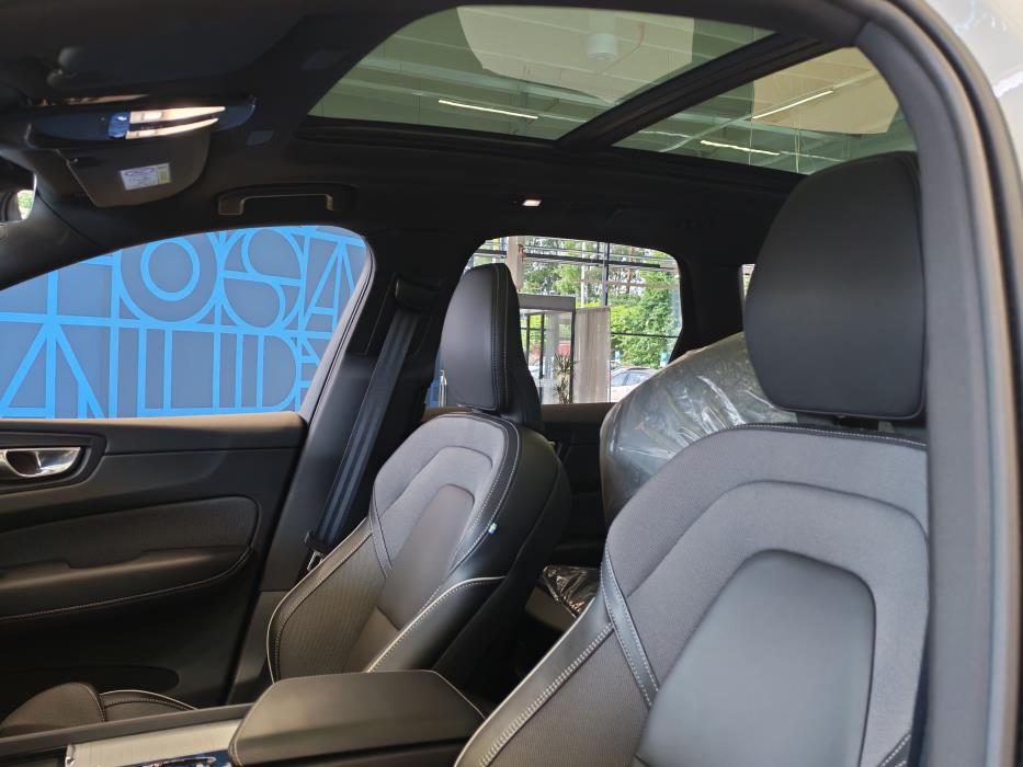 VOLVO XC60 2024