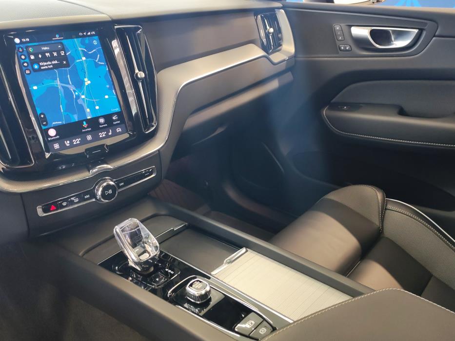 VOLVO XC60 2024