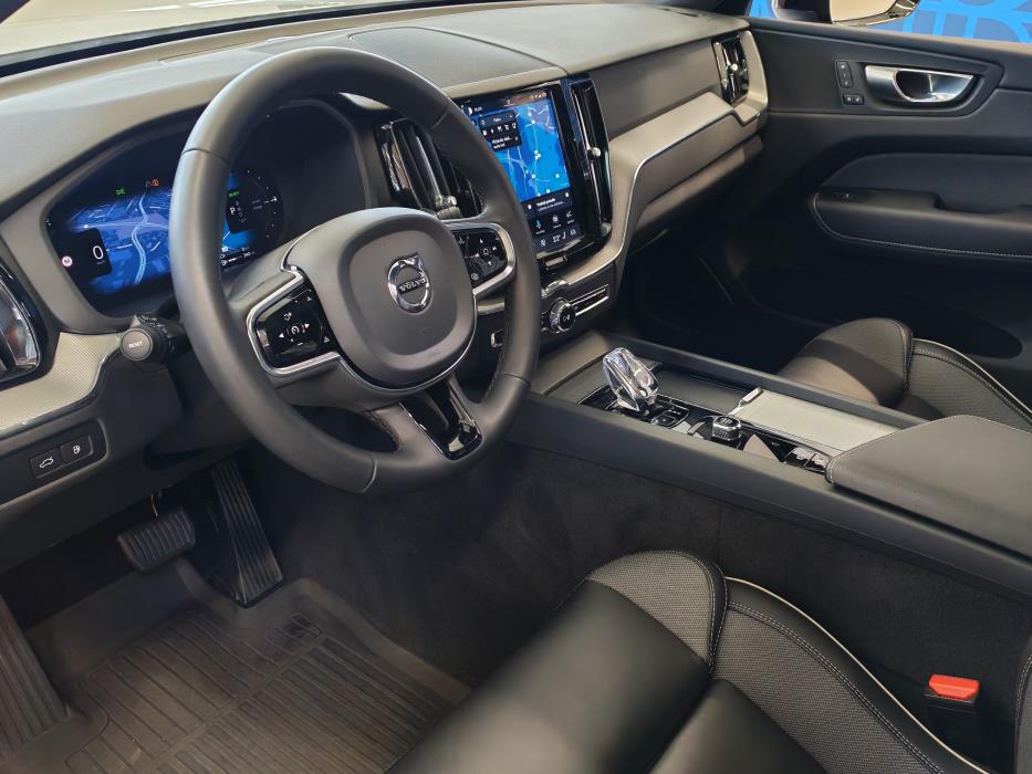 VOLVO XC60 2024