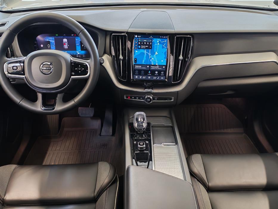 VOLVO XC60 2024
