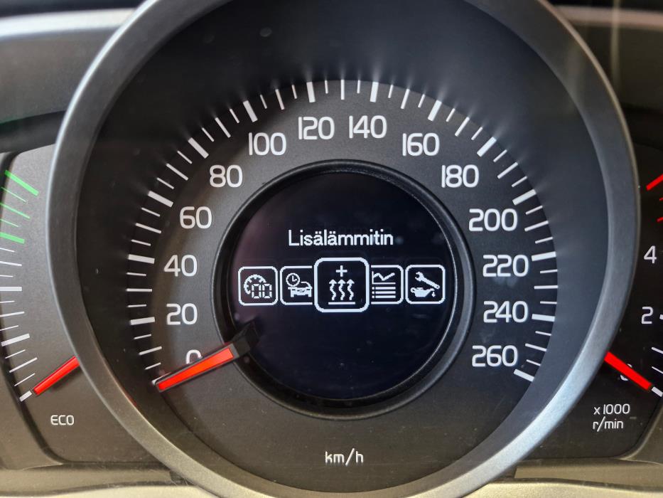 VOLVO V60 2015