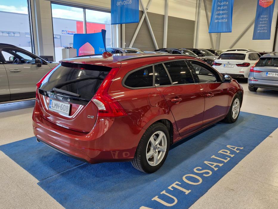 VOLVO V60 2015