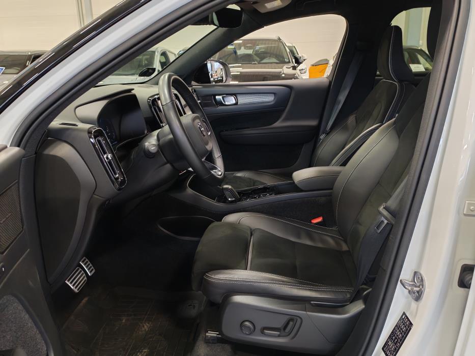 VOLVO XC40 2022